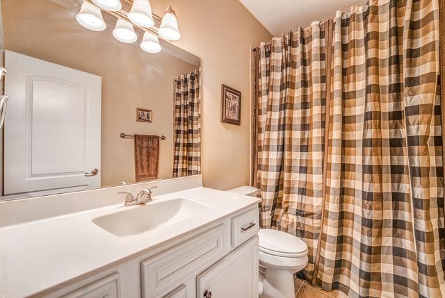 420 ST ANDREWS DR, Oakland, TN 38060