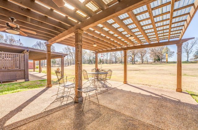 420 ST ANDREWS DR, Oakland, TN 38060