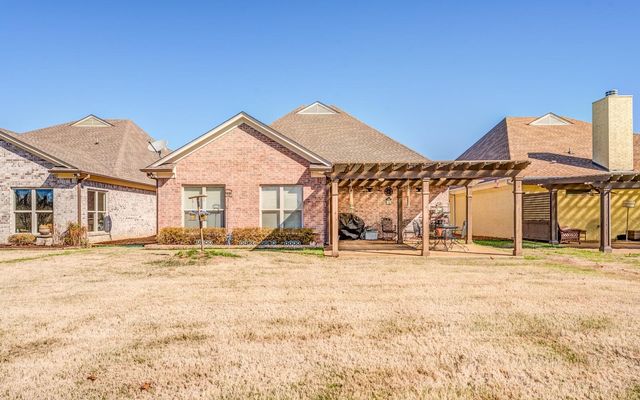 420 ST ANDREWS DR, Oakland, TN 38060