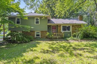 5527 South Honeysuckle Lane, Battlefield, MO 65619