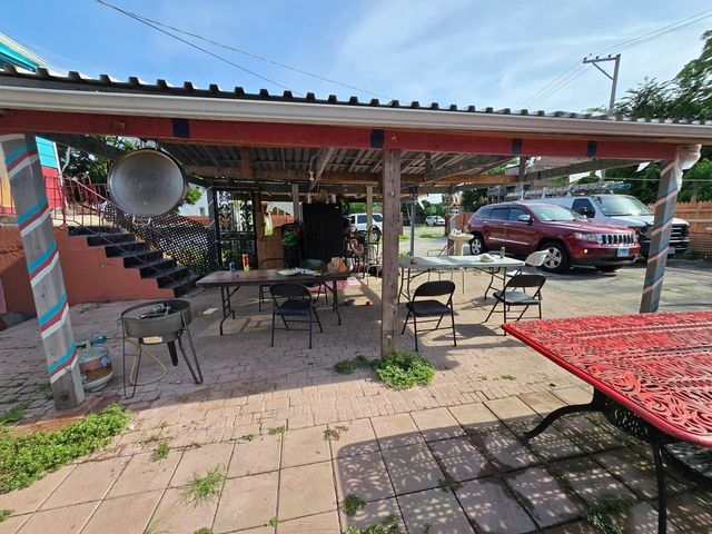 6805 S Wood Street, Chicago, IL 60636