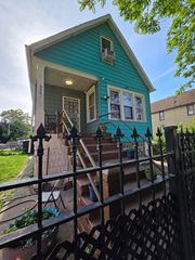 6805 S Wood Street, Chicago, IL 60636