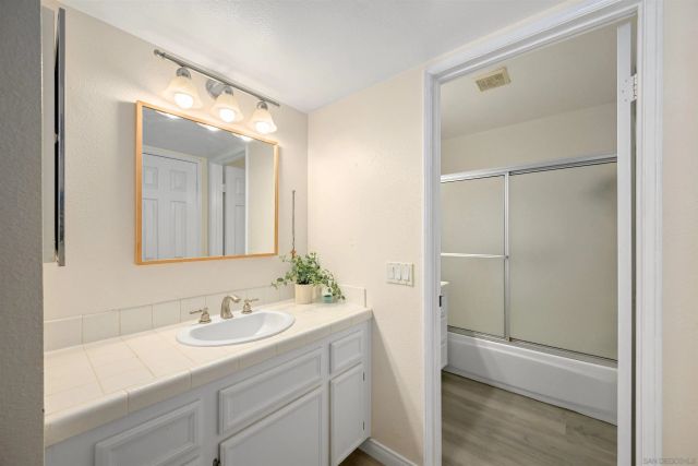 2835 Valley Vista Way, Oceanside, CA 92054