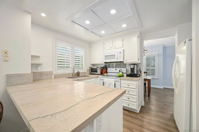 2835 Valley Vista Way, Oceanside, CA 92054