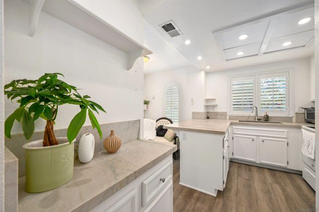 2835 Valley Vista Way, Oceanside, CA 92054