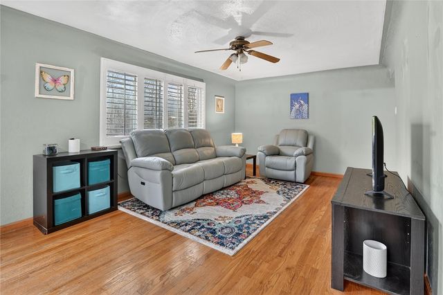 1195 Lebanon School Road, West Mifflin, PA 15122