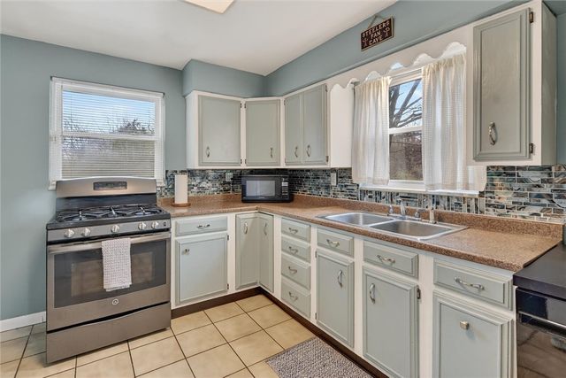1195 Lebanon School Road, West Mifflin, PA 15122