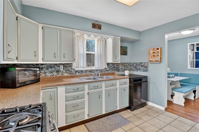 1195 Lebanon School Road, West Mifflin, PA 15122
