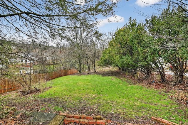 1195 Lebanon School Road, West Mifflin, PA 15122