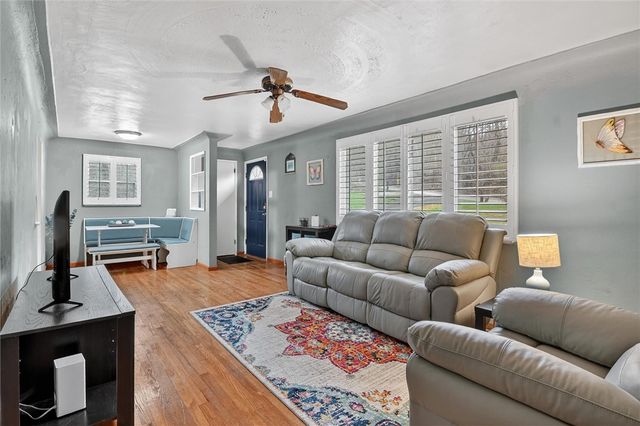 1195 Lebanon School Road, West Mifflin, PA 15122