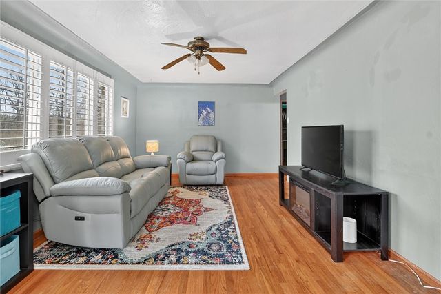 1195 Lebanon School Road, West Mifflin, PA 15122