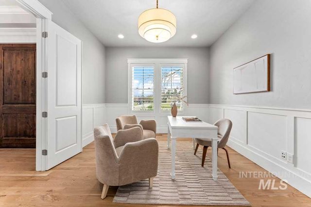 1102 N Lionbridge Ave, Eagle, ID 83616