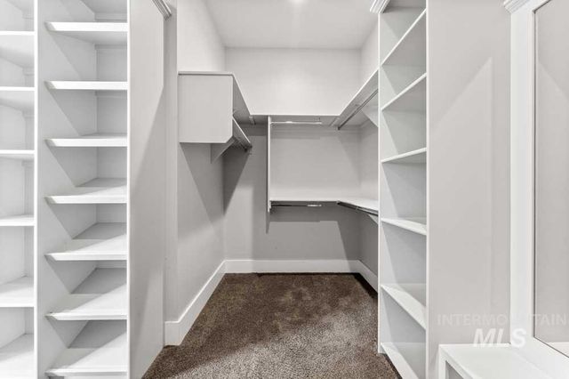 1102 N Lionbridge Ave, Eagle, ID 83616