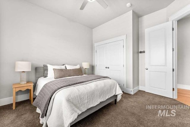 1102 N Lionbridge Ave, Eagle, ID 83616