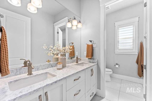 1102 N Lionbridge Ave, Eagle, ID 83616