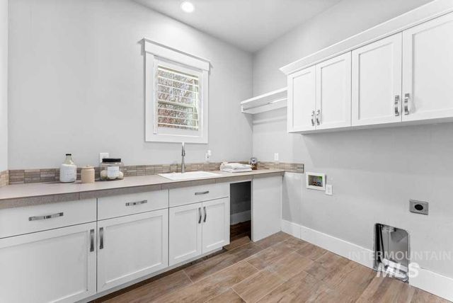 1102 N Lionbridge Ave, Eagle, ID 83616