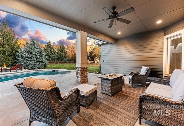 1102 N Lionbridge Ave, Eagle, ID 83616