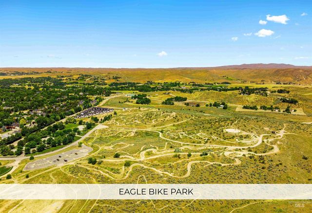 1102 N Lionbridge Ave, Eagle, ID 83616