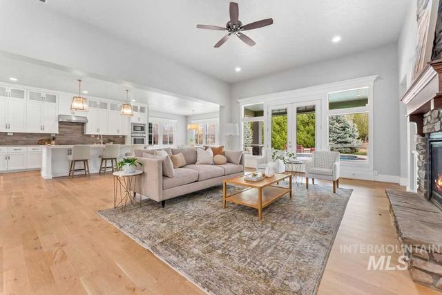 1102 N Lionbridge Ave, Eagle, ID 83616