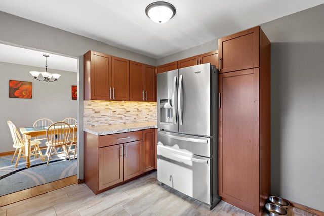 1105 DEVONSHIRE DRIVE, Oshkosh, WI 54902