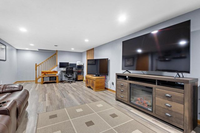 1105 DEVONSHIRE DRIVE, Oshkosh, WI 54902