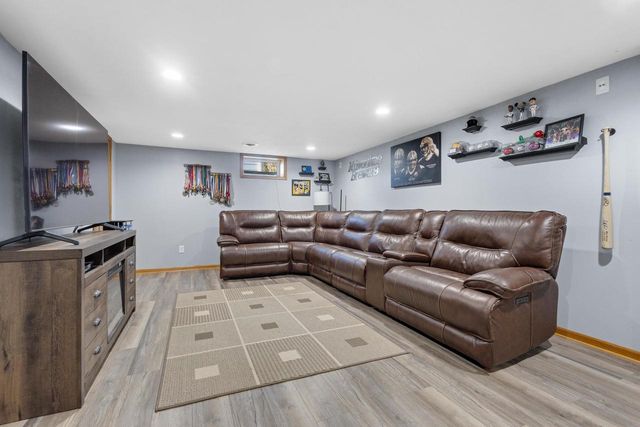 1105 DEVONSHIRE DRIVE, Oshkosh, WI 54902