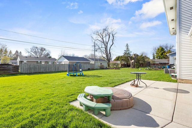 1105 DEVONSHIRE DRIVE, Oshkosh, WI 54902