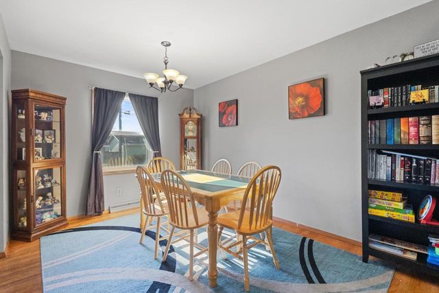 1105 DEVONSHIRE DRIVE, Oshkosh, WI 54902