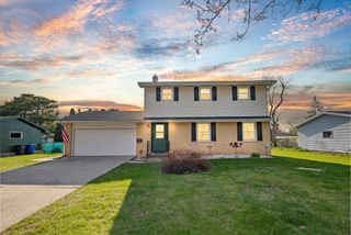 1105 DEVONSHIRE DRIVE, Oshkosh, WI 54902