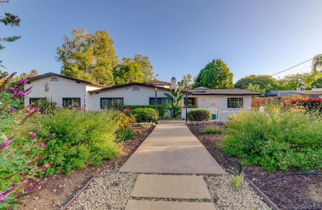 13555 Sagewood Dr, Poway, CA 92064