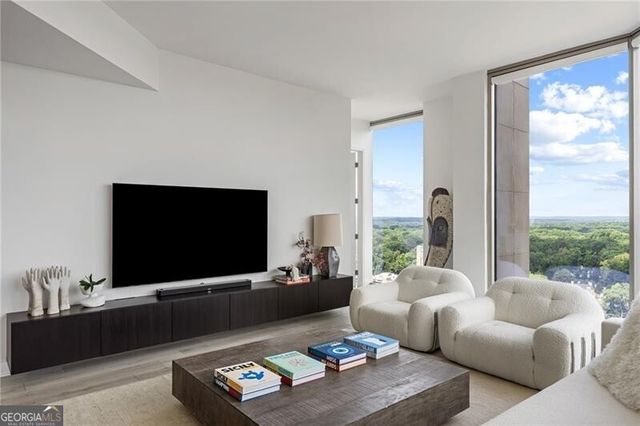 2795 Peachtree Road NE 1701, Atlanta, GA 30305