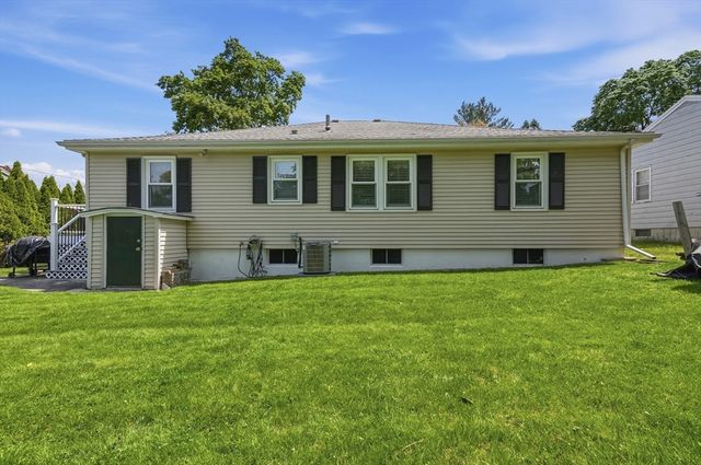 36 Glenn Road, Lowell, MA 01852