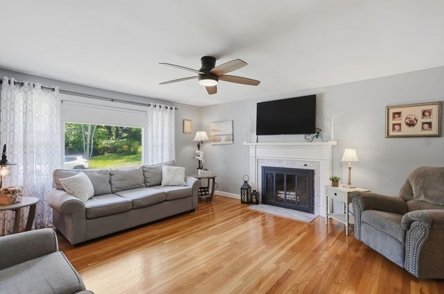 36 Glenn Road, Lowell, MA 01852