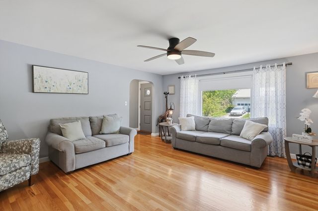 36 Glenn Road, Lowell, MA 01852