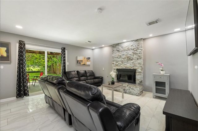 11714 Fallwood Drive, Houston, TX 77065