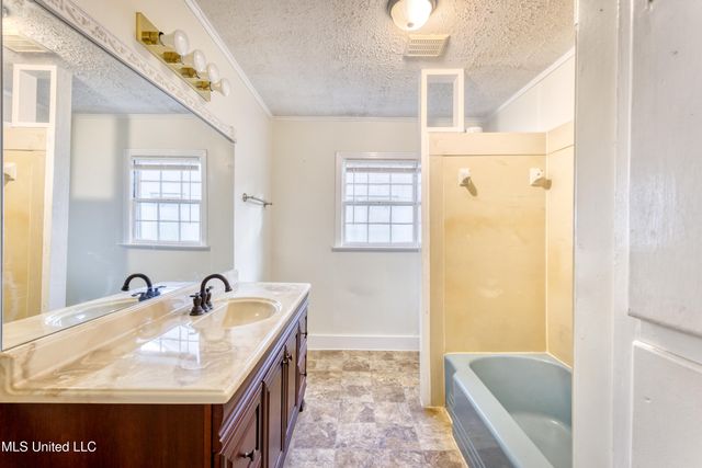 2101 20th Street, Gulfport, MS 39501