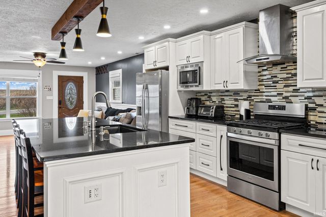 8013 W 510 S, West Point, IN 47992