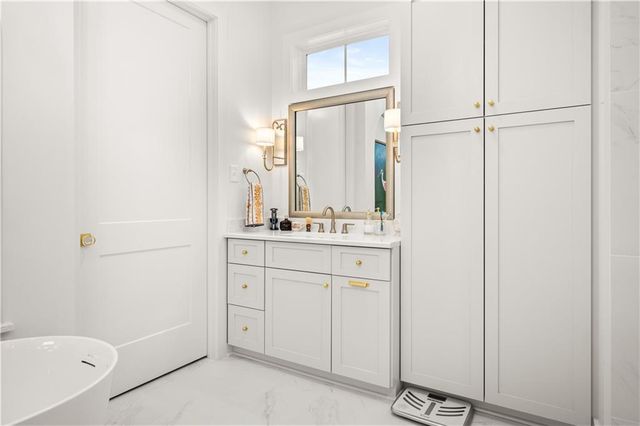 152 PECAN BAYOU Drive, Alexandria, LA 71303