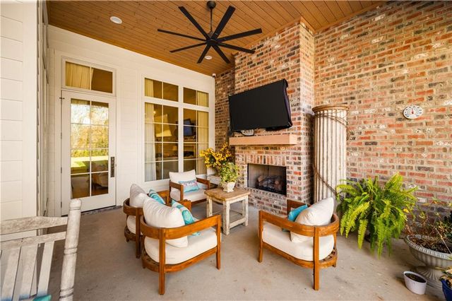 152 PECAN BAYOU Drive, Alexandria, LA 71303