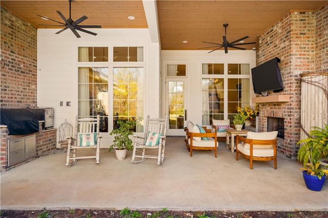 152 PECAN BAYOU Drive, Alexandria, LA 71303