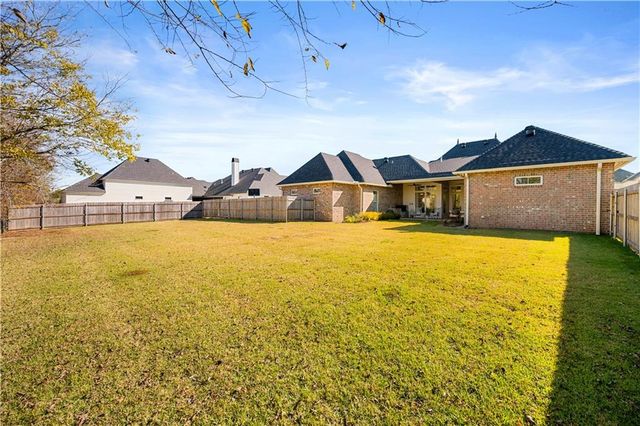 152 PECAN BAYOU Drive, Alexandria, LA 71303