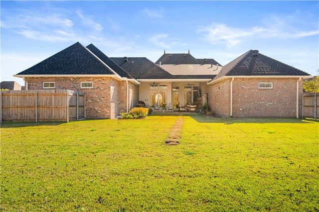 152 PECAN BAYOU Drive, Alexandria, LA 71303