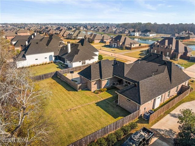 152 PECAN BAYOU Drive, Alexandria, LA 71303