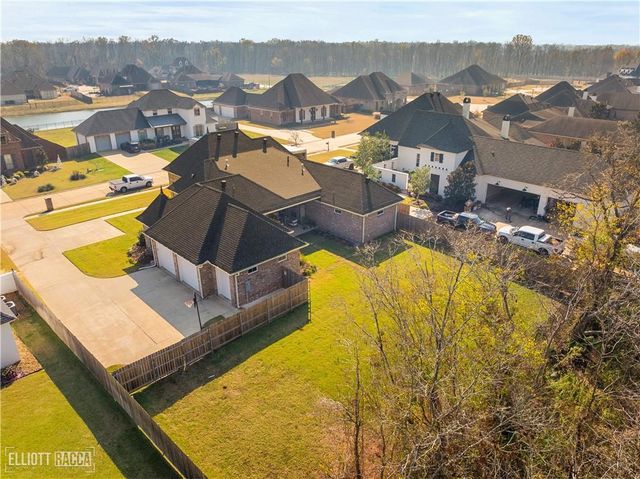 152 PECAN BAYOU Drive, Alexandria, LA 71303