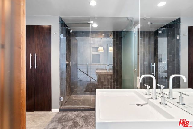 4111 W Sunset Boulevard 546, Los Angeles, CA 90029