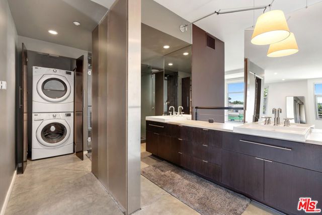 4111 W Sunset Boulevard 546, Los Angeles, CA 90029