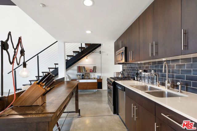 4111 W Sunset Boulevard 546, Los Angeles, CA 90029