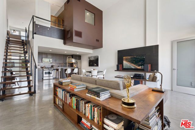 4111 W Sunset Boulevard 546, Los Angeles, CA 90029