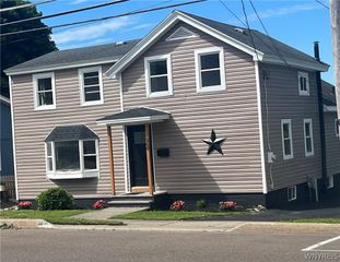 240 Syracuse Avenue, Oswego, NY 13126