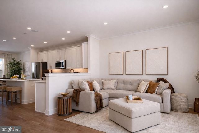 10 LITTLE POND DRIVE, Laurel Springs, NJ 08021